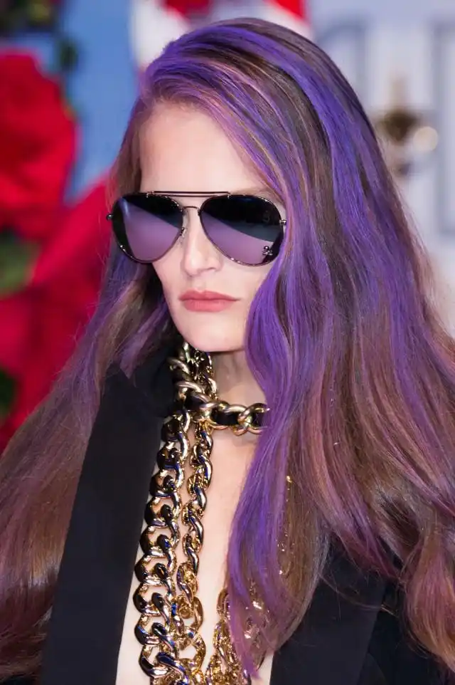 深紫色头发显黑么