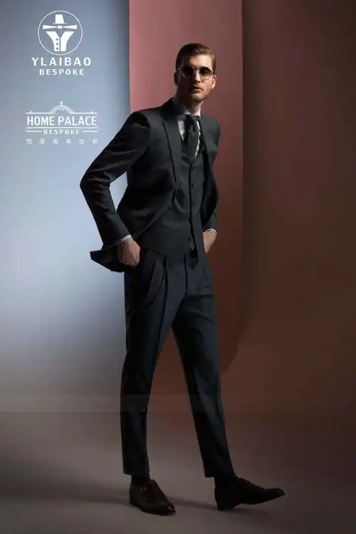 对不起,我只和穿定制西装的男人谈恋爱_扣子