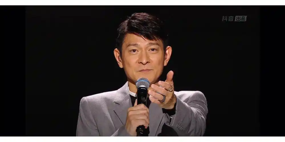 61岁的刘德华唱17岁