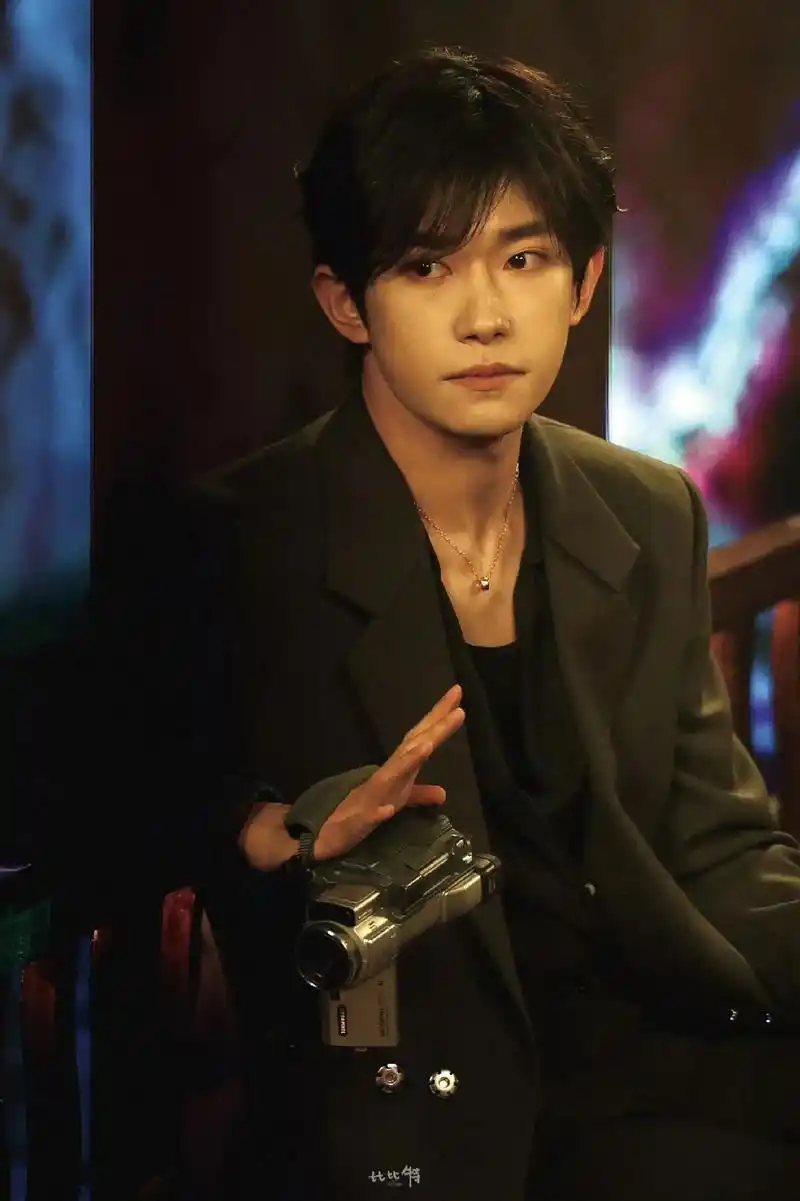 易烊千玺 #玺子哥 #西装杀 今天的千总78 - 抖音