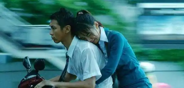 柯震东房祖名现身街头,哭求拍戏的柯震东面容忧郁,房祖名淡定!