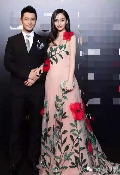 [明星八卦] angelababy肚子好像已经遮不住了!从照片看怀孕超过3个月?