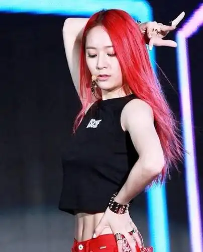 可能一张图还不足以感受到完美的11字马甲线,再来看一张拼图.