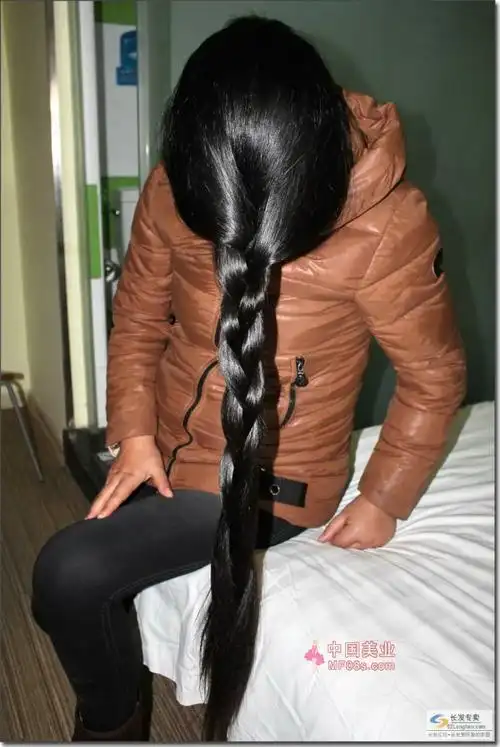 一刀剪下这要黑亮大辫-来来往往214#(40)
