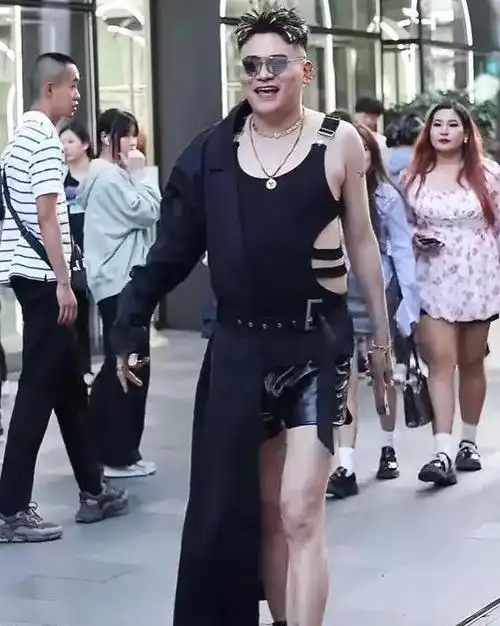 又见成都太古里垮掉的一代遍地流氓时尚饱了眼福长了见识