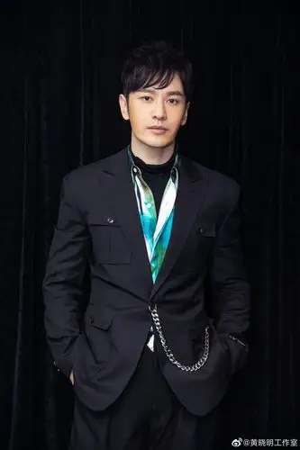 原创黄晓明变了!从"明学家"变身"世界一级端水大师",卑微极了