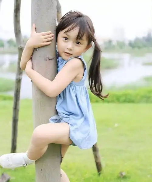 刘楚恬:2岁出道年入百万,因长相甜美被禁止整容,如今长成啥样