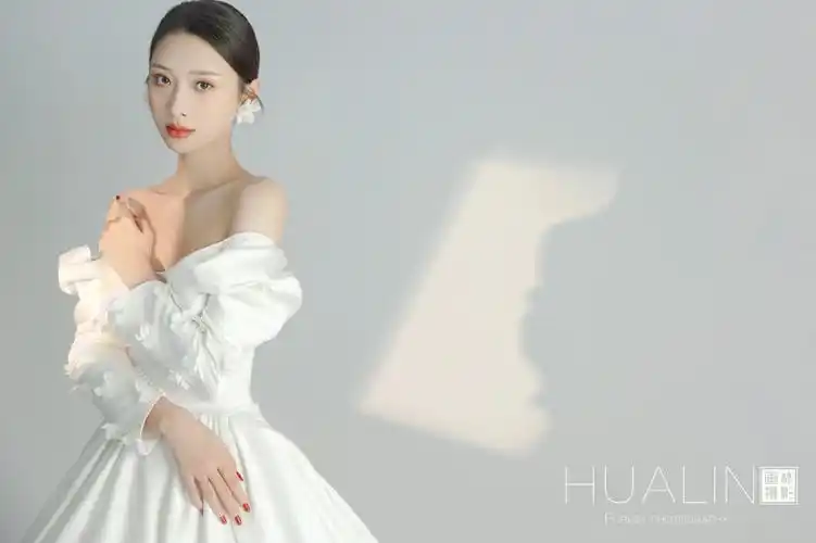 完成了一组体验感十足的单人照～值得每个新娘拥有[doge]#新娘婚纱照