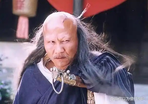 他演了一辈子坏人,街头问路吓跑路人,爬山被警察带回派出所盘问