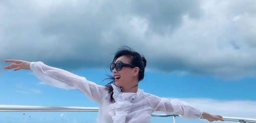 曾经身价百亿的张庭,如今一口气注销九家公司,惹得外界议论纷纷_张婷