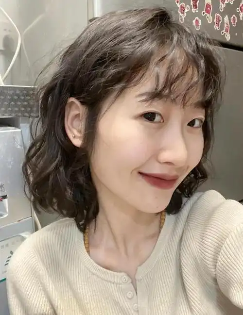 2021年最流行的4款短发烫发,时尚又减龄!