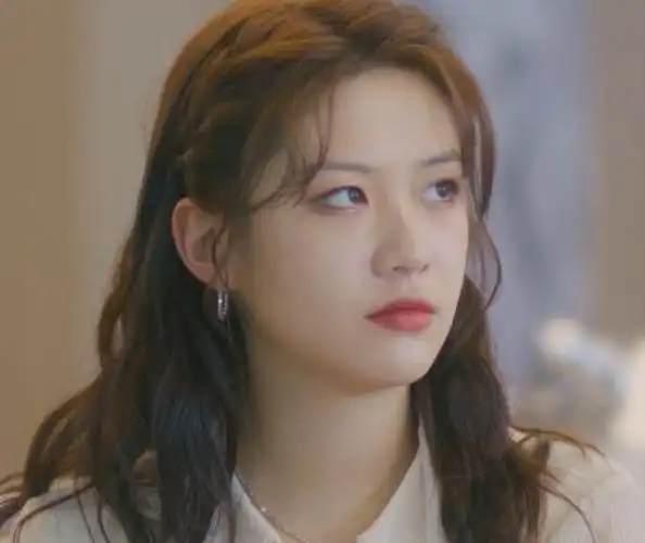 《骄阳伴我》差点没认出向涵之,虽然很美,但让人感觉很别扭