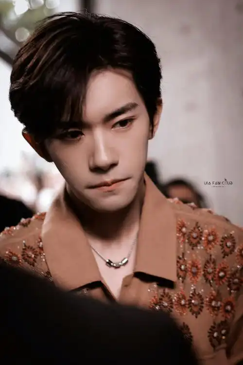 外媒镜头下的易烊千玺生图