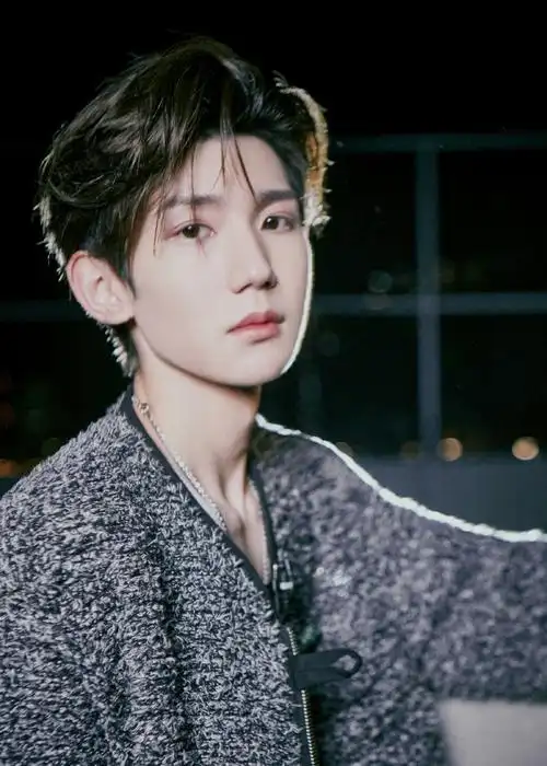 王源光影氛围大片