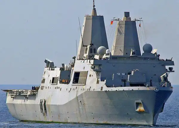 美军圣安东尼奥级新型多功能两栖舰,整合了4种舰艇的功能