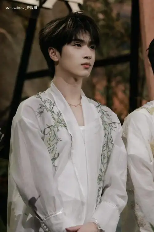 严浩翔东方风云榜