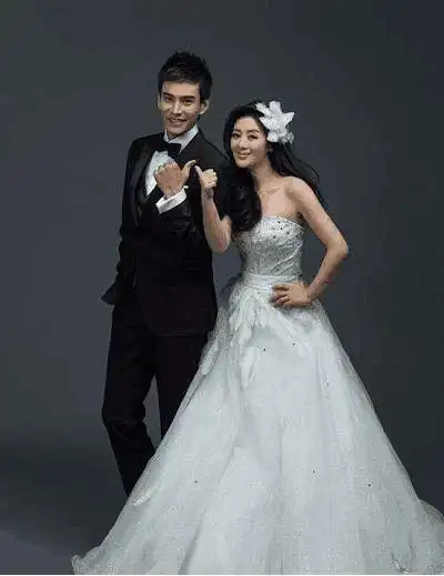 他拥有不老颜值只比张翰小两岁却已经娶了大自己十六岁的妻子