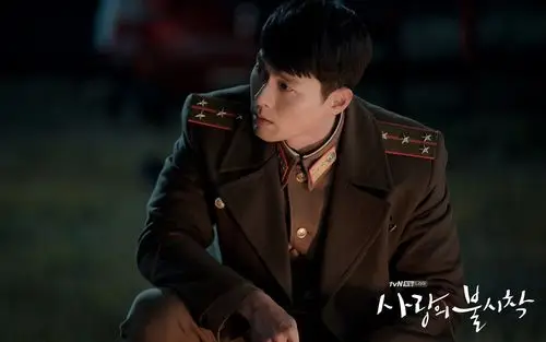 玄彬爱的迫降剧照自己 第1页