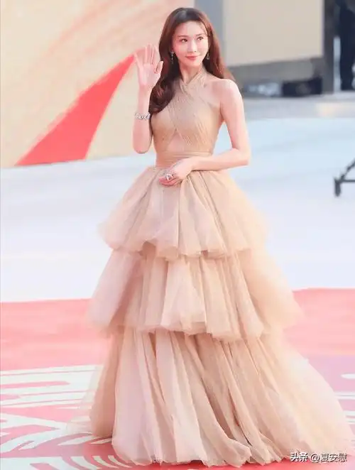 原创北京国际电影节红毯林志玲妩媚高圆圆优雅最惊艳的是张歆艺