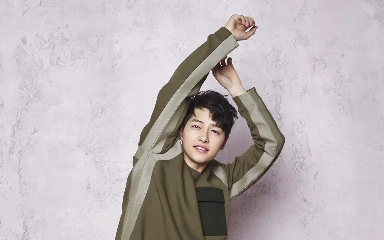 宋仲基时尚帅气写真图片桌面壁纸