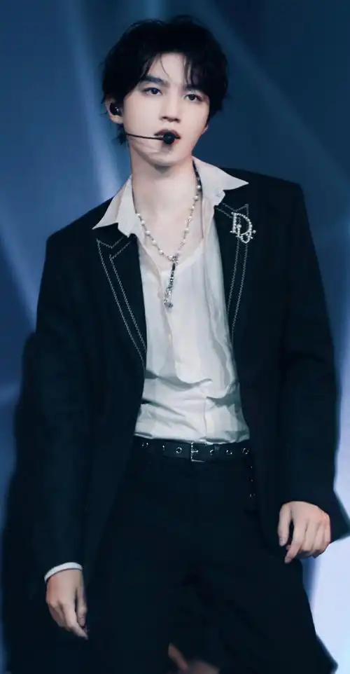 王俊凯今晚beautiful的舞蹈真的惊艳到我了!好有贵.