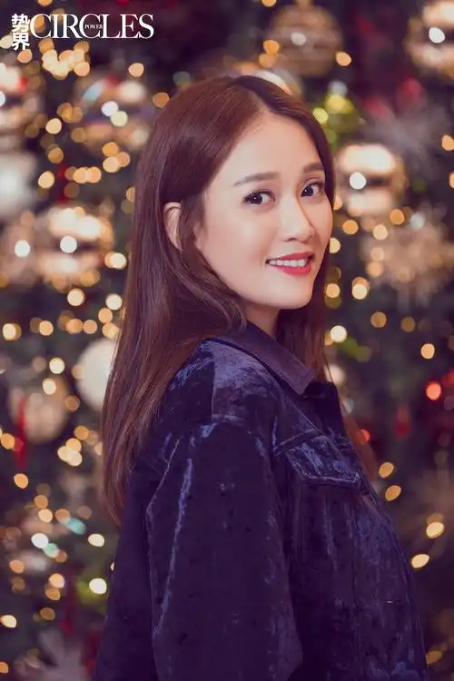 陈乔恩杂志封面出炉 绽放多面魅力