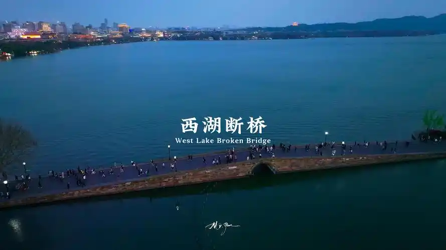 春天的西湖像一面镜子,快来断桥打卡吧