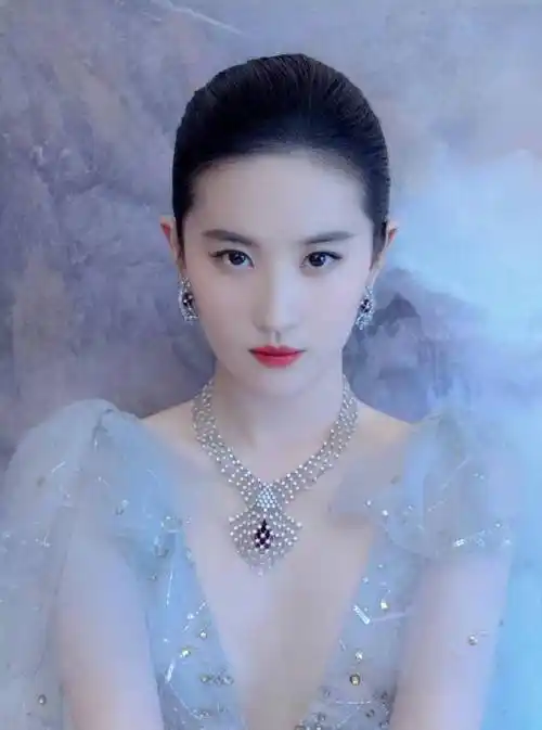 刘亦菲重回颜值巅峰:优越的颅顶令人羡慕_五官_很漂亮_仙女姐姐