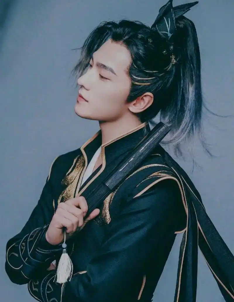 杨洋《凡人修仙传》定妆照,惊艳室内娱乐