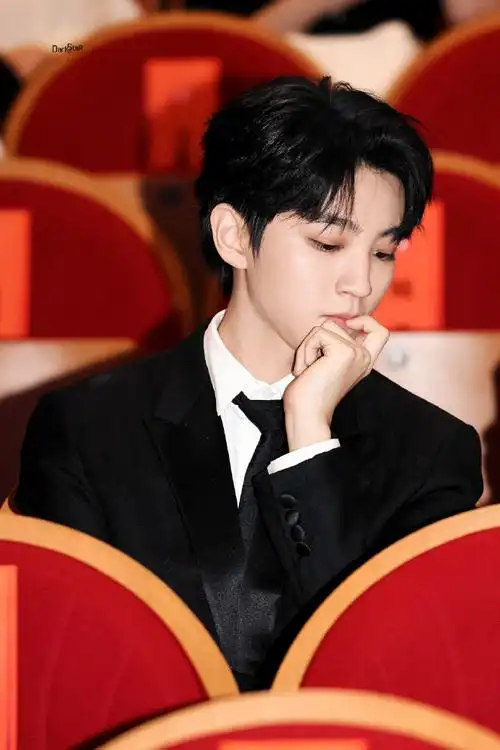 dark_star_王俊凯个人站
