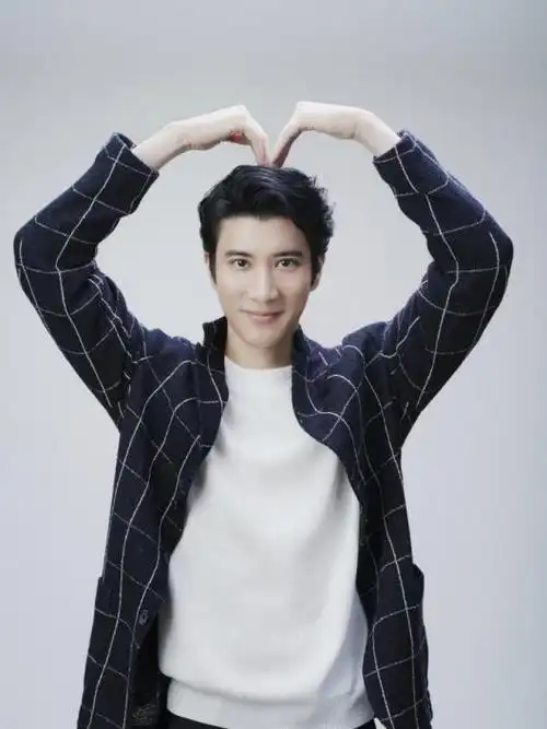 暖心的王力宏,热心公益,办免费演唱会,对自己却很抠门