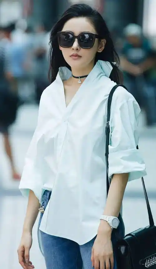 张天爱知性优雅,时尚靓丽,甜美的笑容散发着无限魅力_容貌_女神_自律