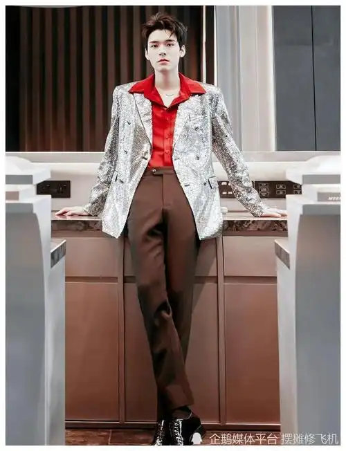 明星颜值高比例不好是硬伤,这几位男明星的全身照比例太完美_腾讯新闻