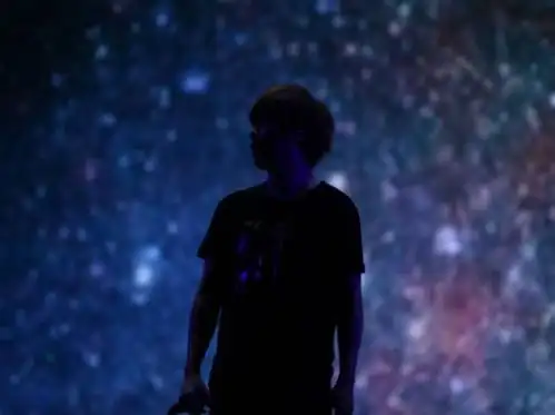 五月天阿信演唱会过42岁生日,粉丝全程提心吊胆:听说他要求婚了