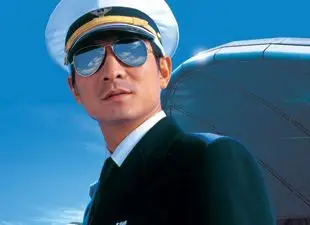 刘德华飞行员眼镜超酷亮相经典vs新潮 看明星演绎墨镜秀在时尚领域