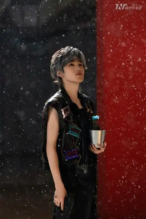 探寻那个隐秘的出口  @时代少年团队长-马嘉祺  @时代少年团-丁程鑫