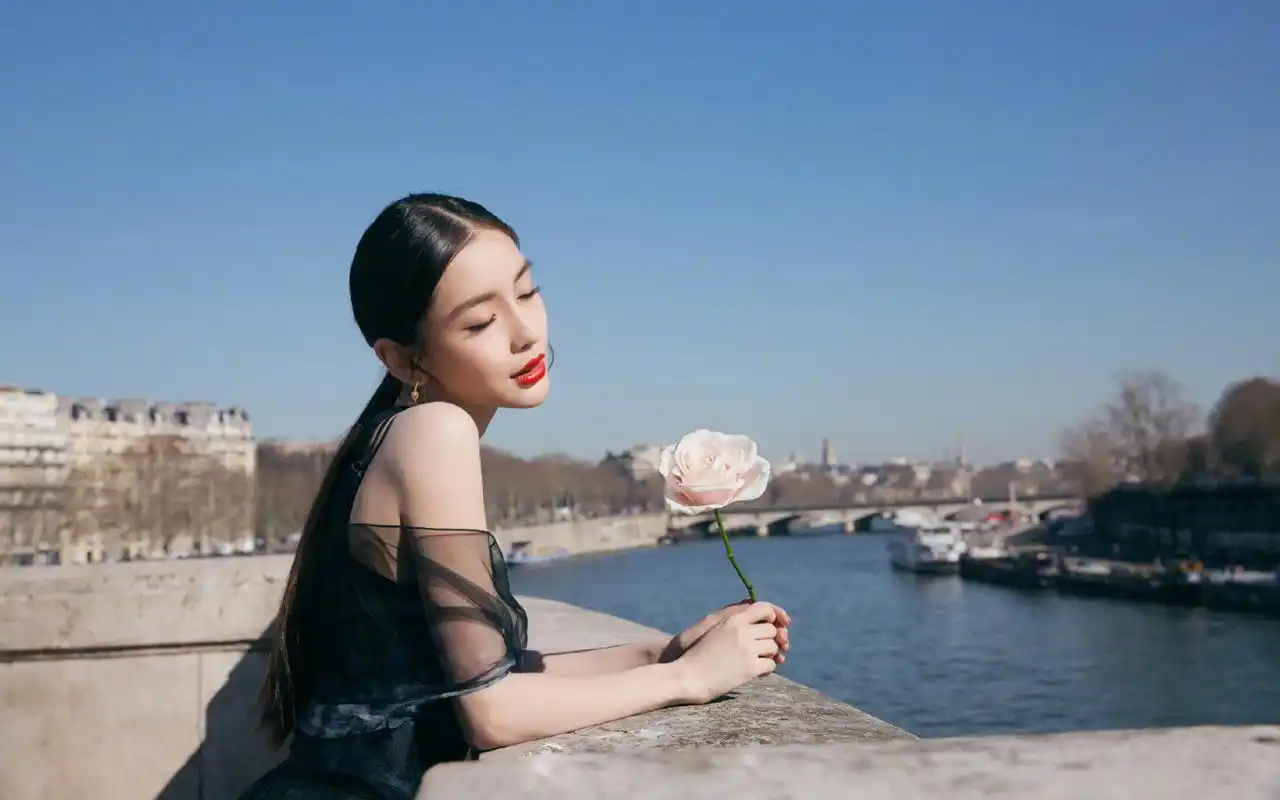 angelababy性感成熟高清桌面壁纸