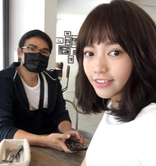 焦恩俊女儿颜值高 大眼v脸神似陈意涵