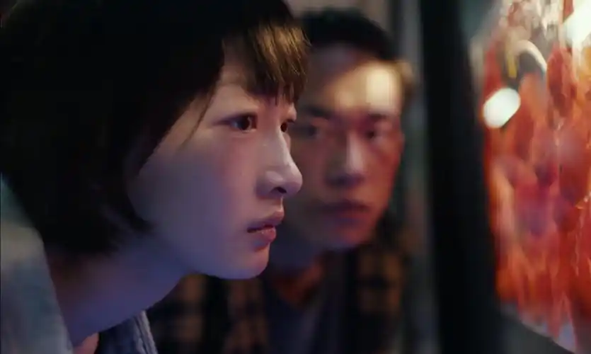 《少年的你》韩国新海报,感觉周冬雨和易烊千玺看上去都不一样了