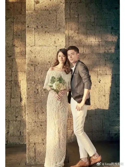 他俩的结婚照～放到现在都是好看的!#林心如体重只有92斤##霍建华