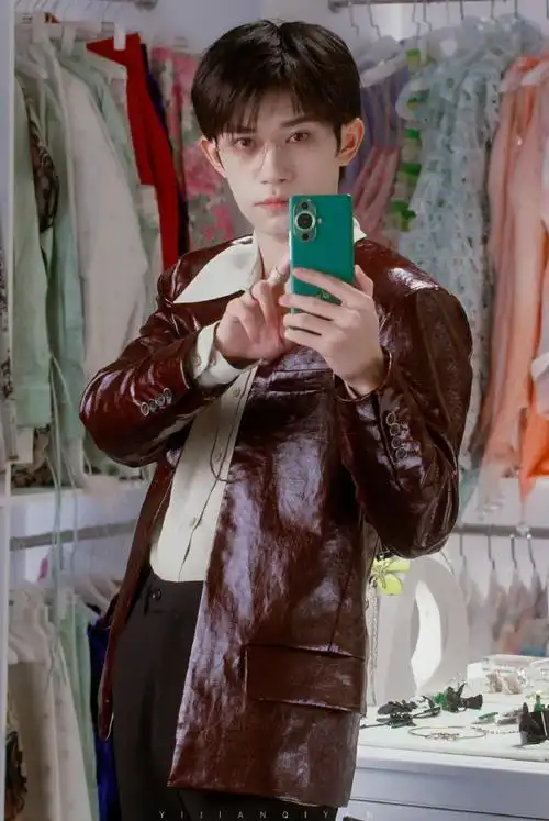 易烊千玺4%vol的河#对镜自拍05