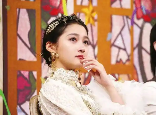 《王牌5》收官,谁注意关晓彤和华晨宇的更博?