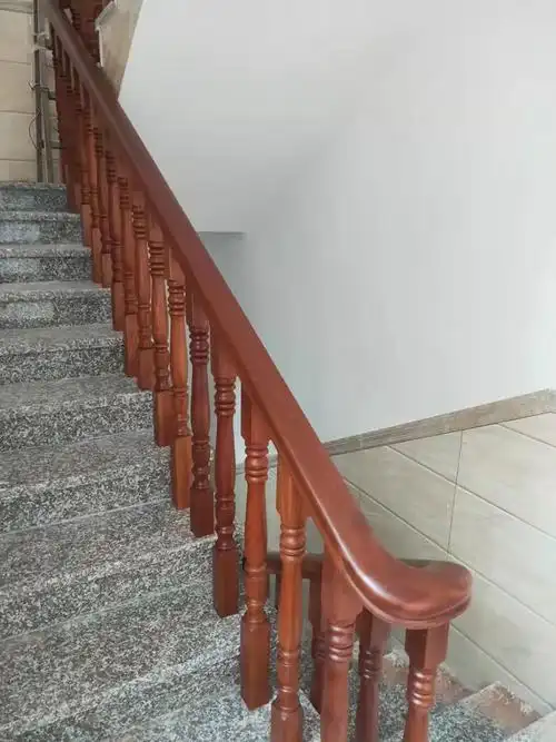 别墅实木扶手自建建房楼梯护栏橡木木沙比利楼梯扶手