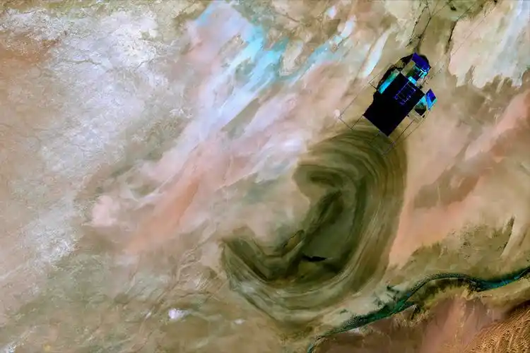 对于它的神秘,大家最为熟悉的当属彭加木失踪事件了,1980年来到罗布泊