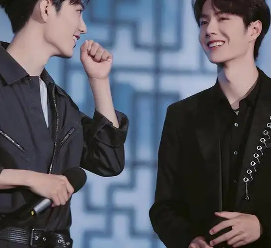 肖战王一博被爆在录音棚牵手两人还有保密协议cp粉下场猛磕糖