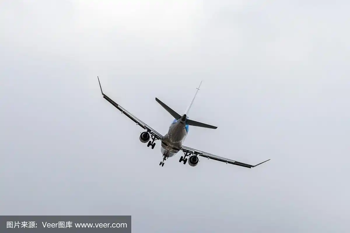 飞机降落前转弯