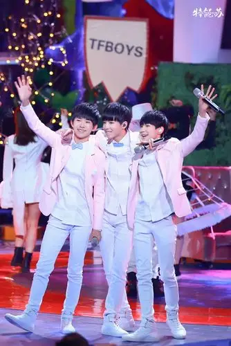 易烊千玺 #王俊凯 #王源 #tfboys 湖南元宵晚会 高清