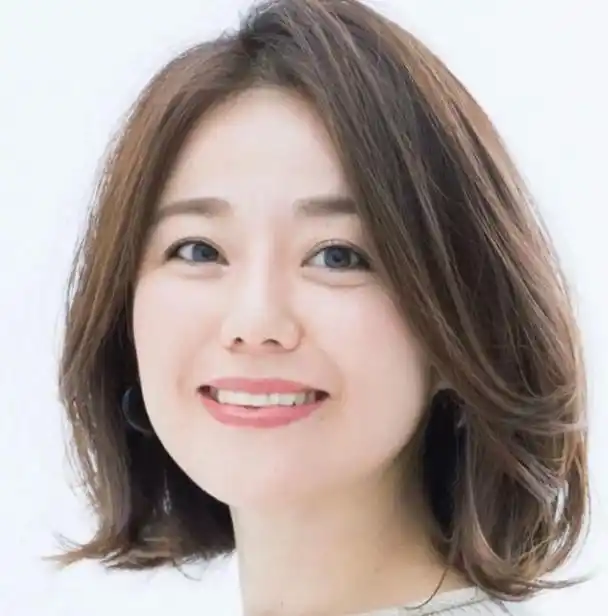 女人上了年纪后,记得远离"4种发型",不仅大妈感十足,还特显老