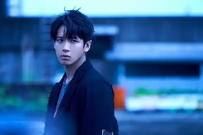 每个人观点不同 你不喜欢他,你可以骂他,那是你的