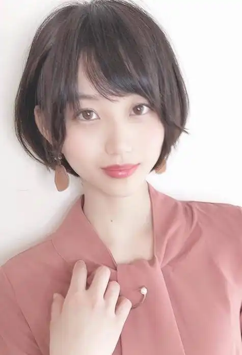 脖子短女生适合剪的发型 瘦脸更显气质的短发图片